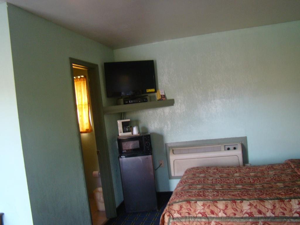 Budget Inn Mount Airy Extérieur photo